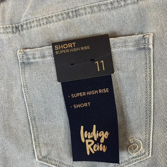 Indigo Rein NWT Super High Rise Short Distressed Light Blue 11 - Picture 11 of 16